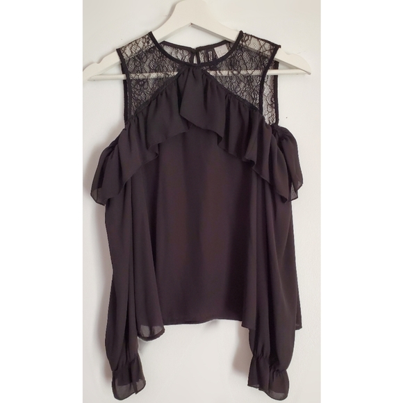 Blouse, Black with cut out shoulders, Size S - Picture 5 of 5